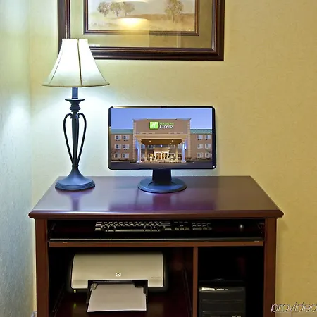 Baymont By Wyndham Litchfield 