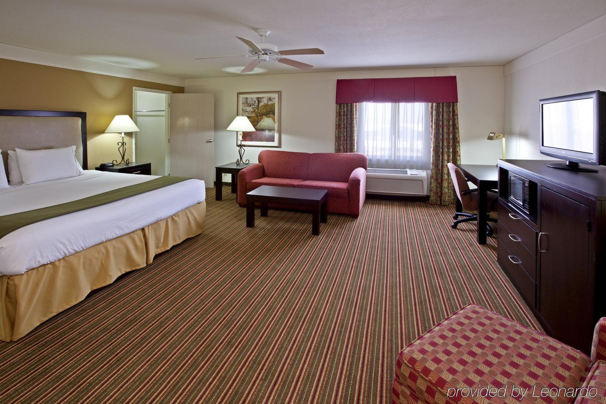 Baymont By Wyndham Hotel