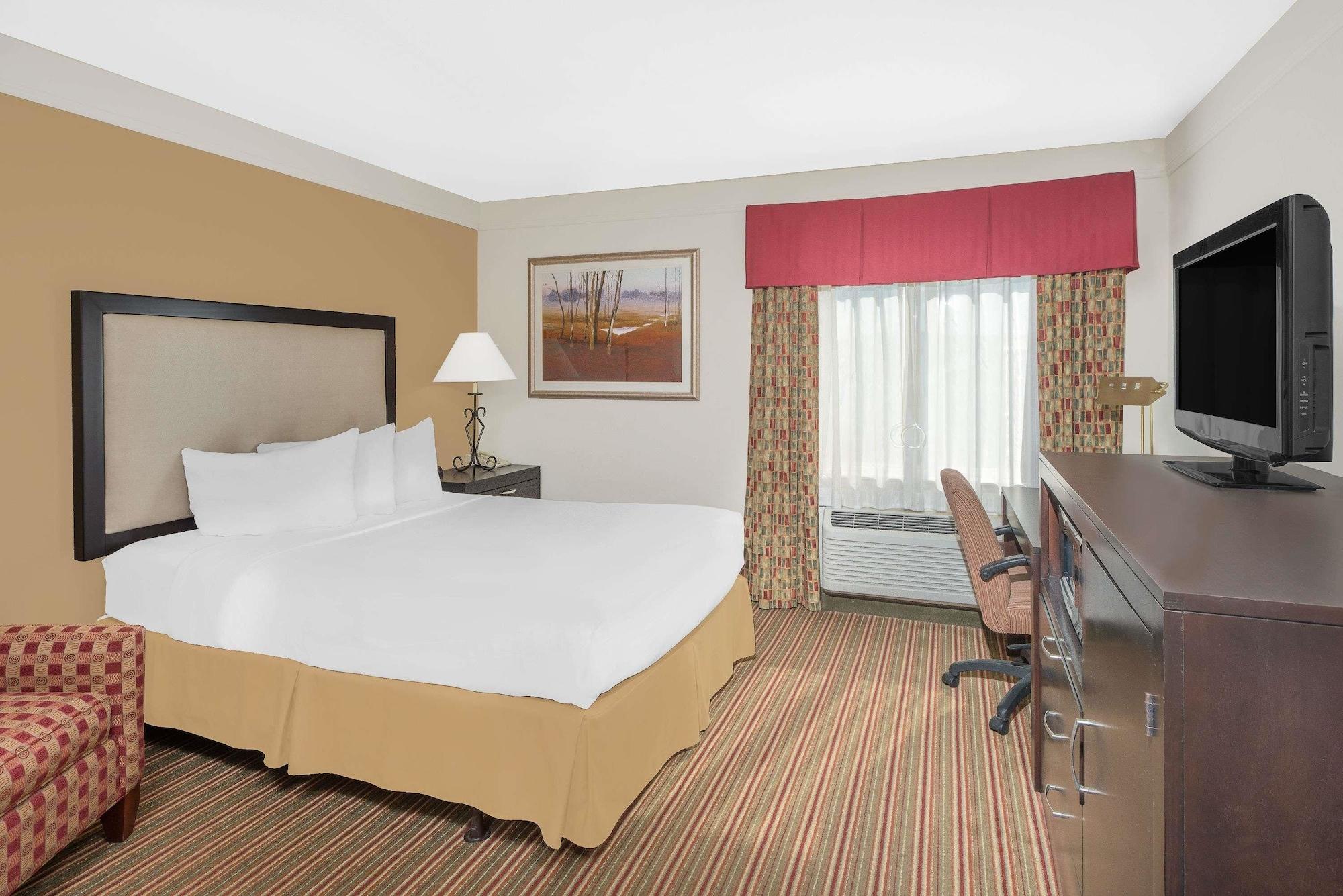 Baymont By Wyndham Hotel Litchfield